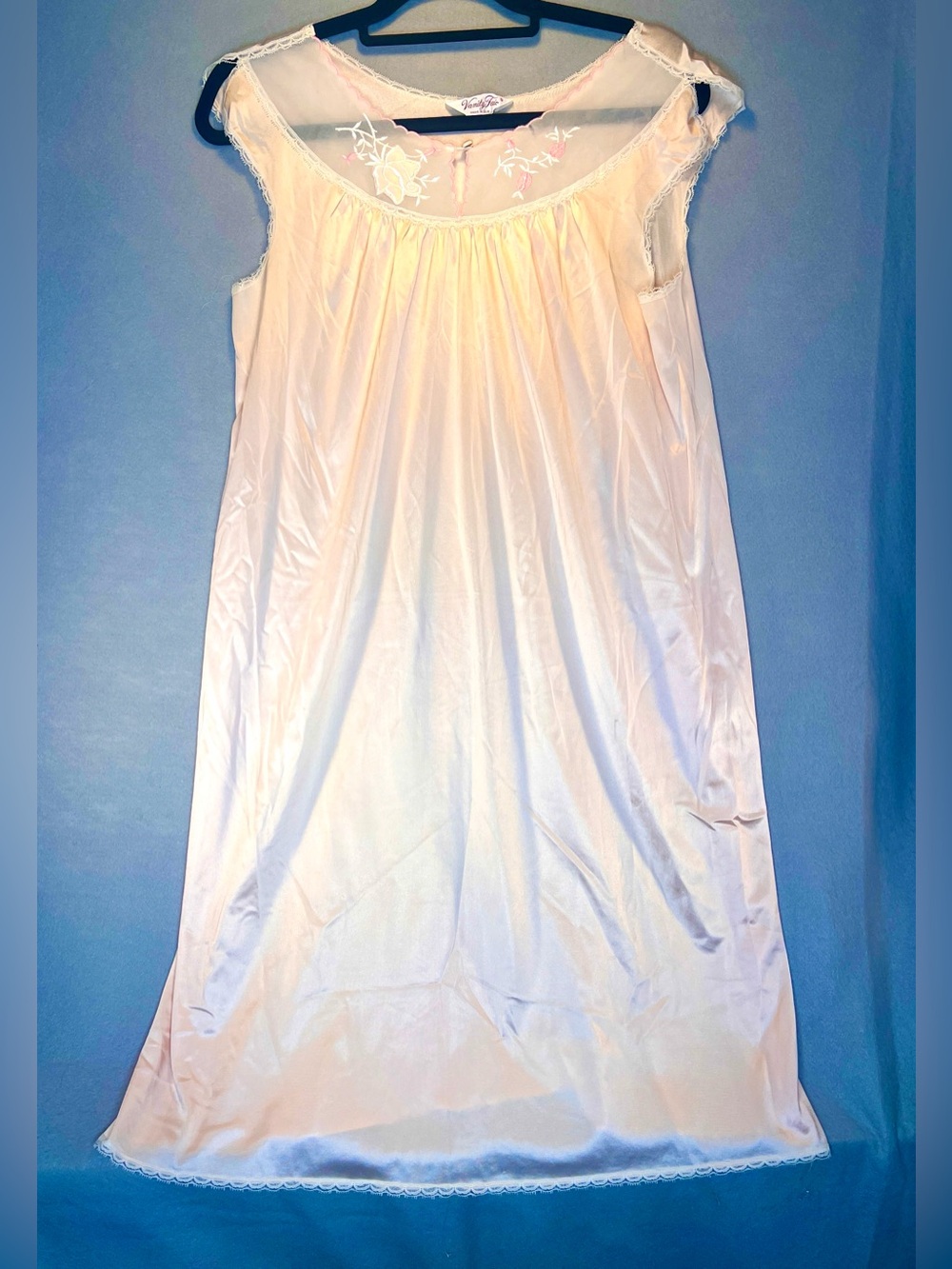 Vintage Vanity Fair Pale Pink Sleeveless Nightgown Slip Small Nylon Embroidered